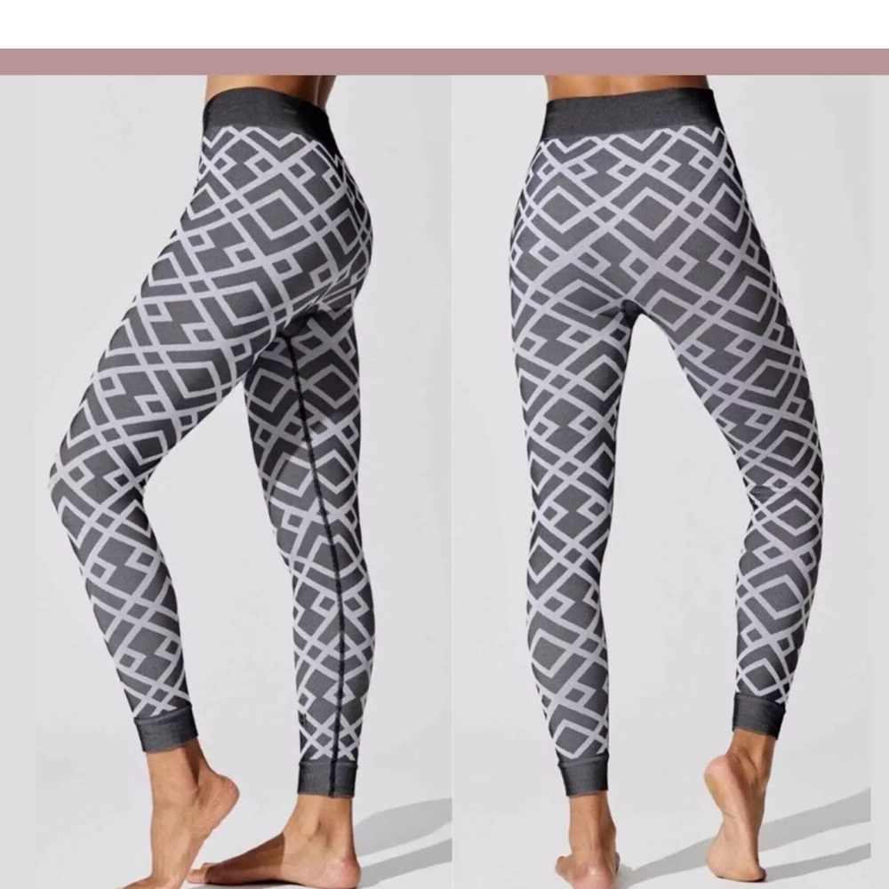 Sweaty Betty Ski Base Layer Black Geometric Patterned Leggings Women's Size L